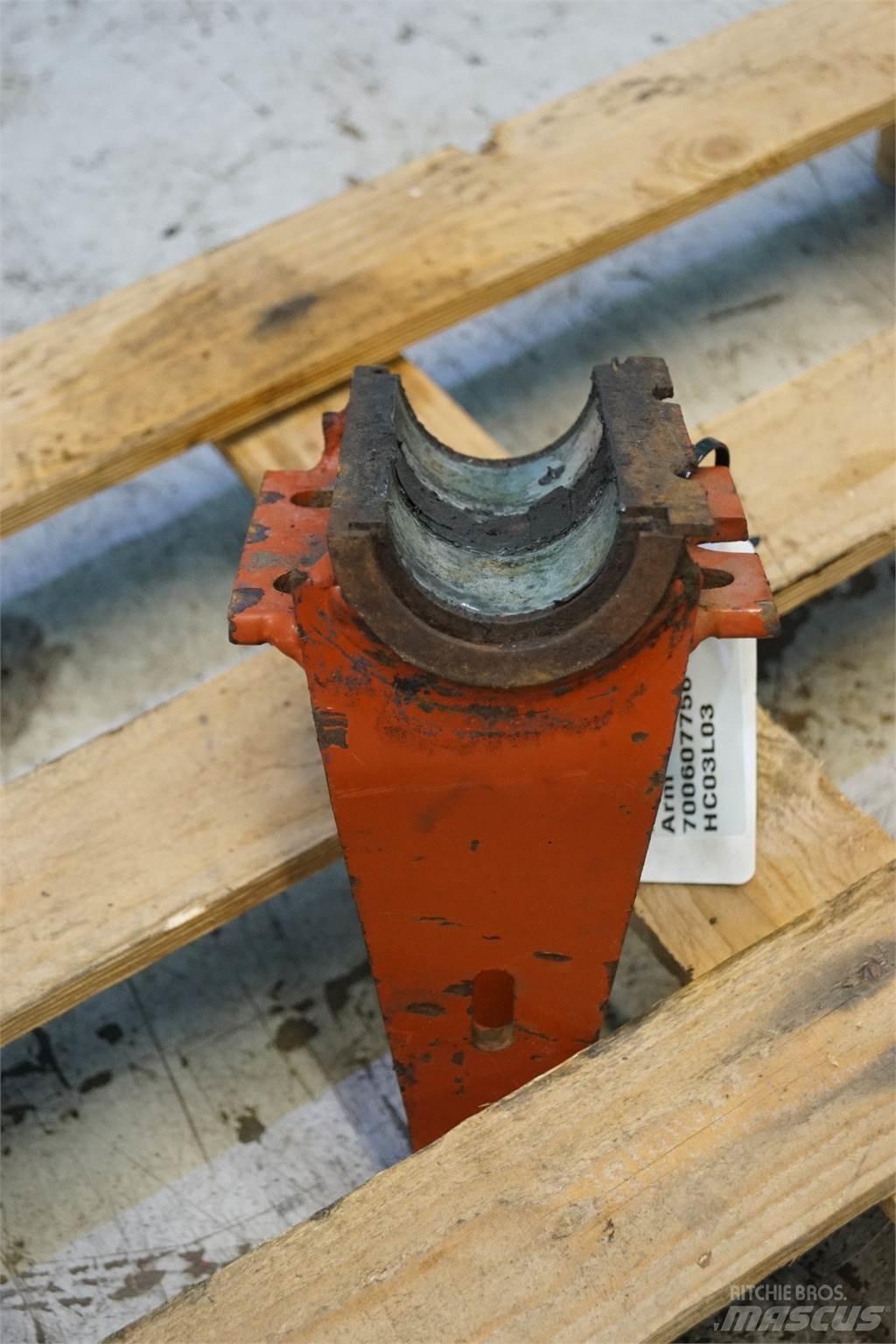 Hesston 4700 Další