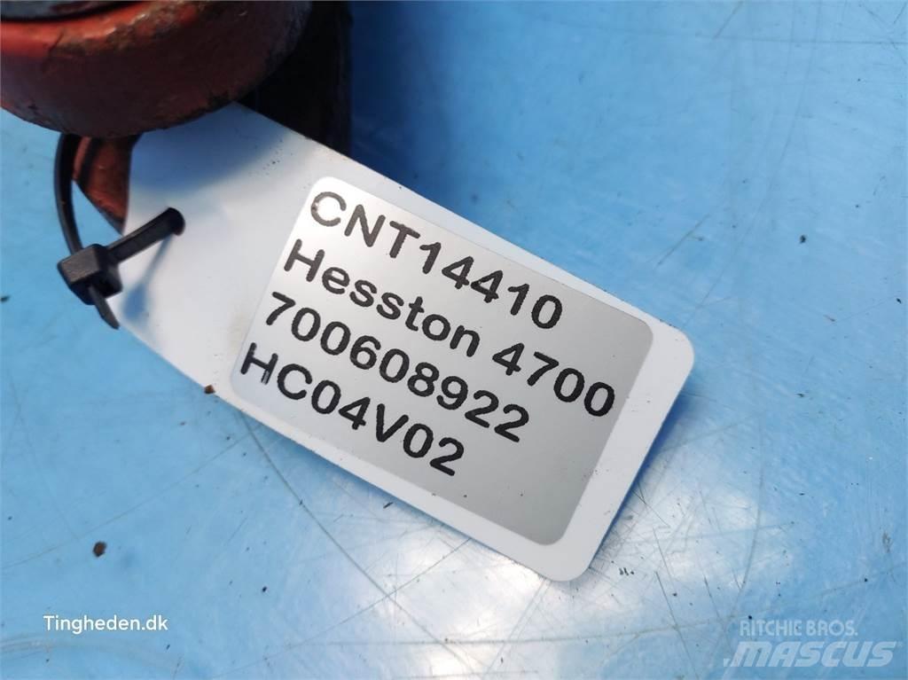 Hesston 4700 Čelisti na balíky