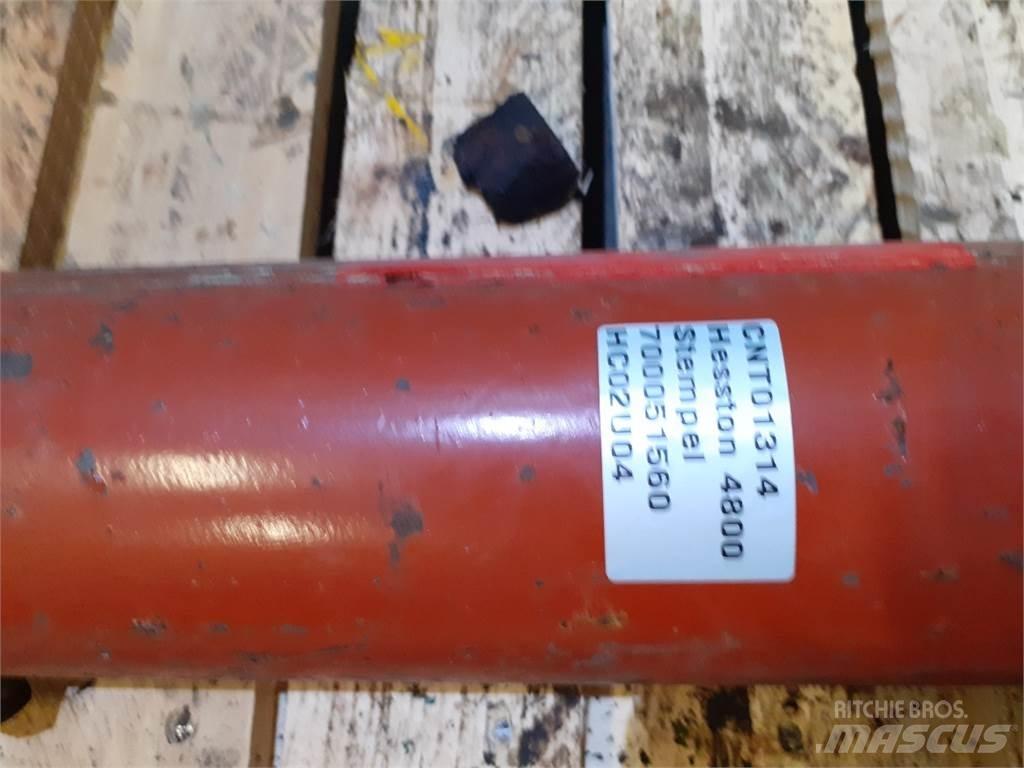 Hesston 4800 Čelisti na balíky