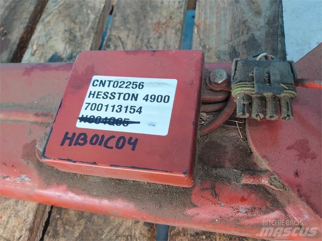 Hesston 4900 Stroje na sklizeň pícnin-příslušenství