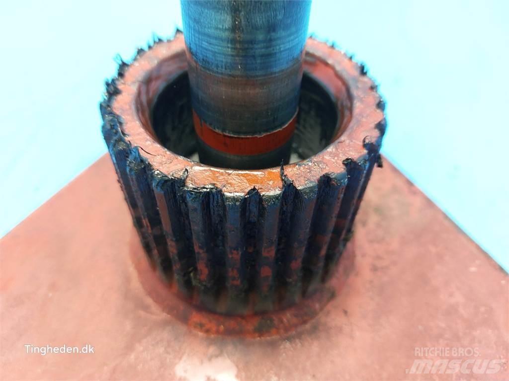 Hesston 4900 Převodovka
