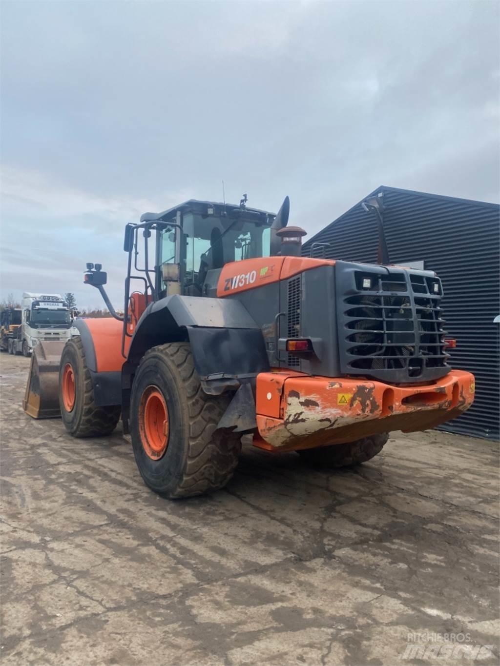 Hitachi ZW310 Kolové nakladače