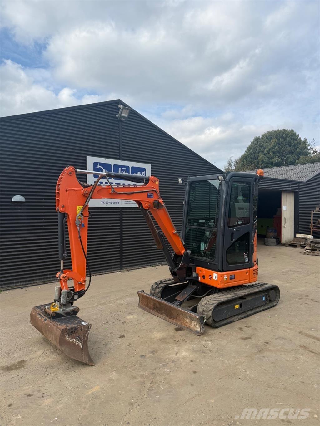 Hitachi ZX26U Mini rýpadla < 7t