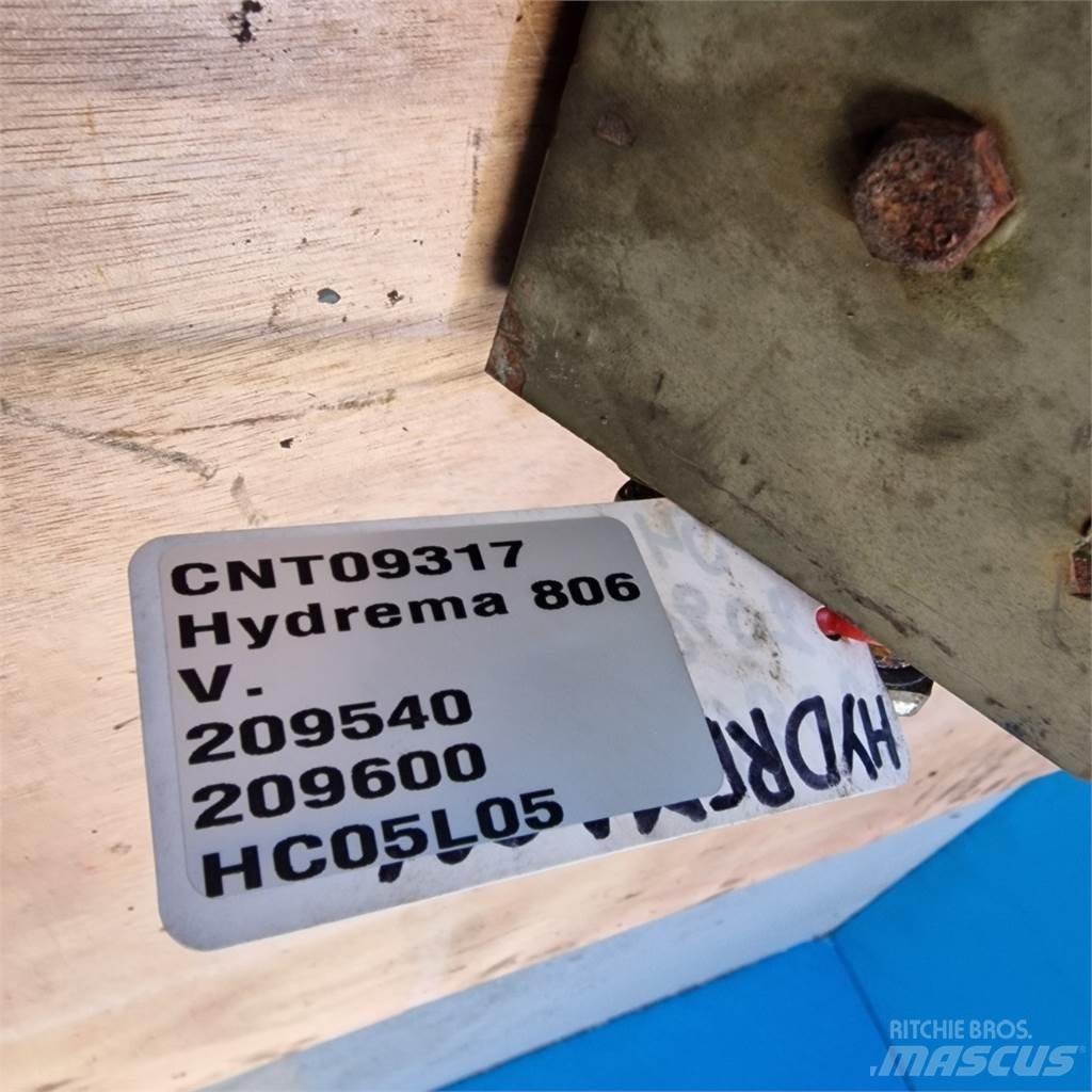Hydrema 806 Výložníky a lžíce