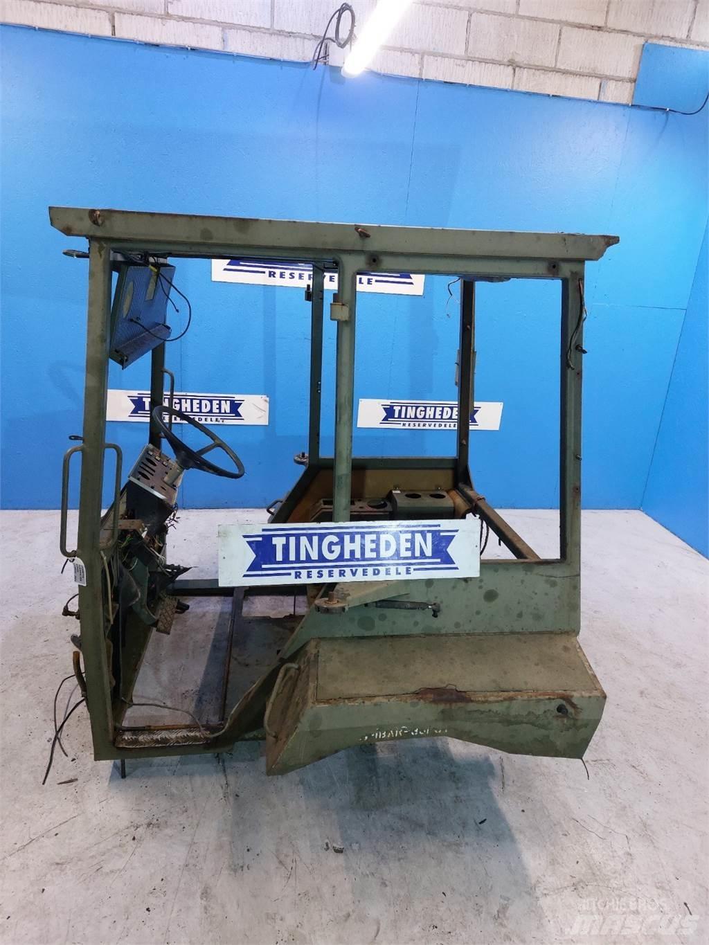 Hydrema 806 Kabiny a interiér