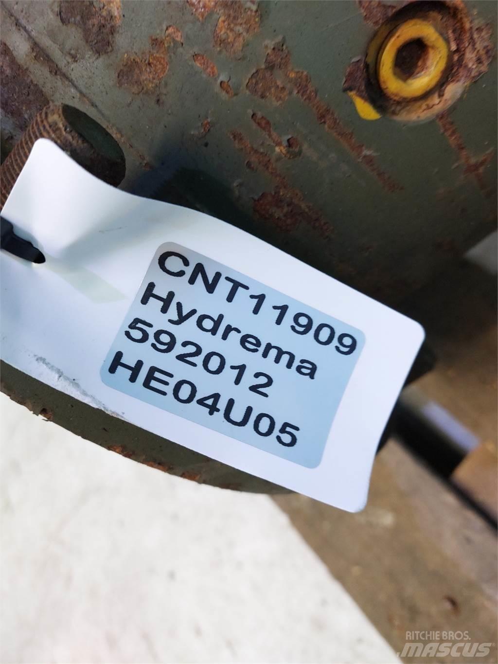 Hydrema 806 Nápravy