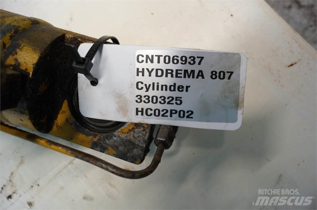 Hydrema 807 Nápravy
