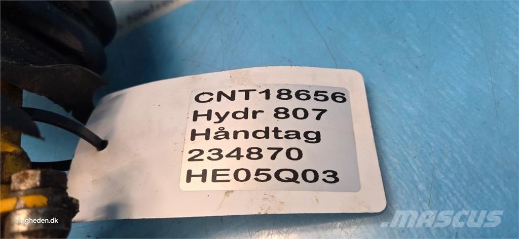 Hydrema 807 Kabiny a interiér
