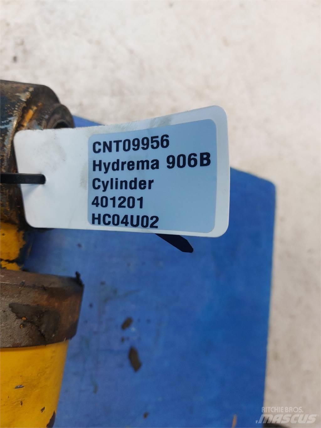Hydrema 906B Výložníky a lžíce