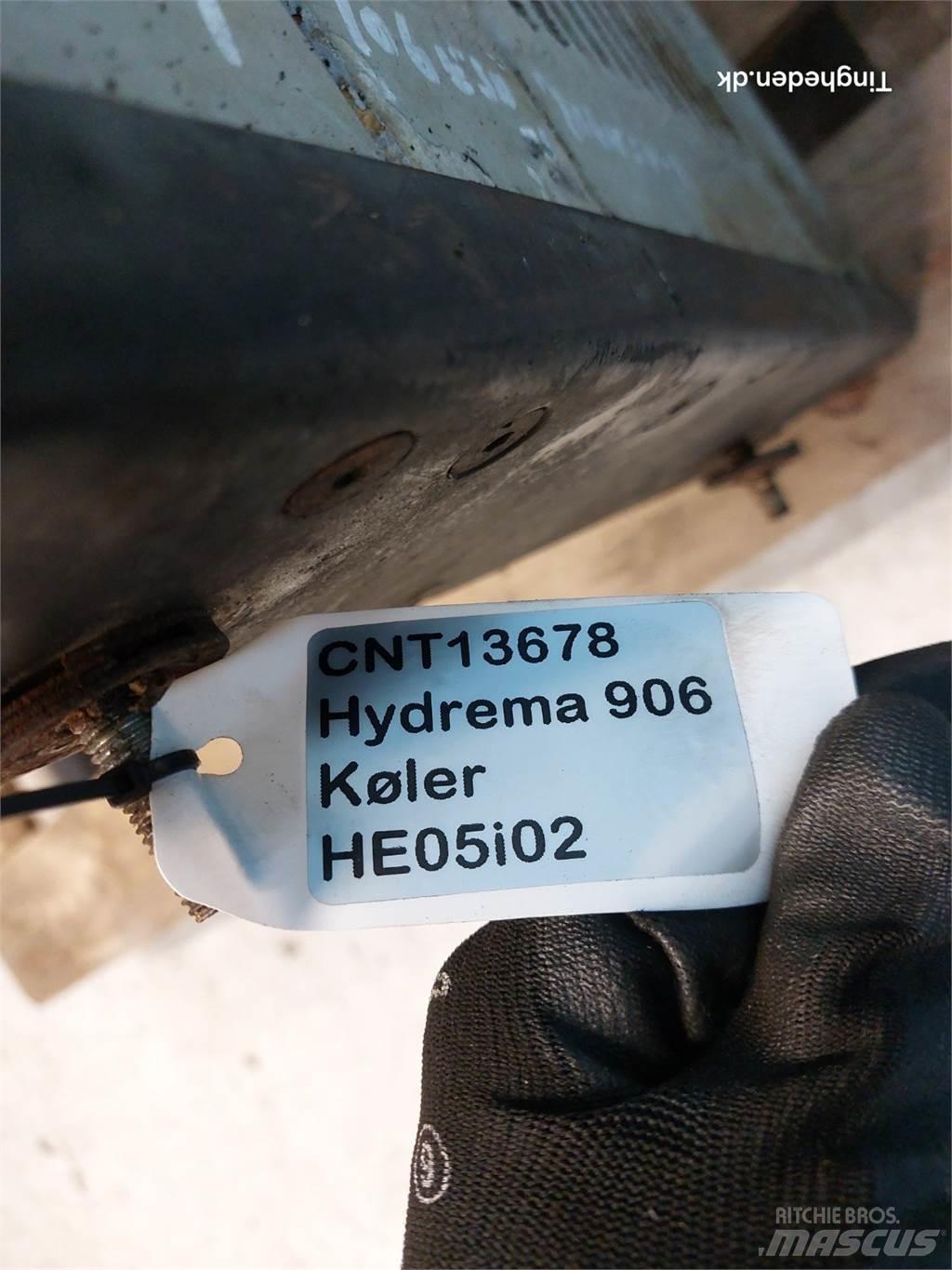Hydrema 906C Radiátory