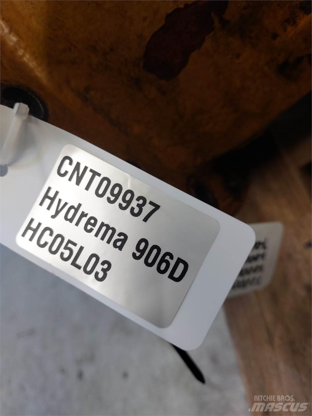 Hydrema 906D Nápravy