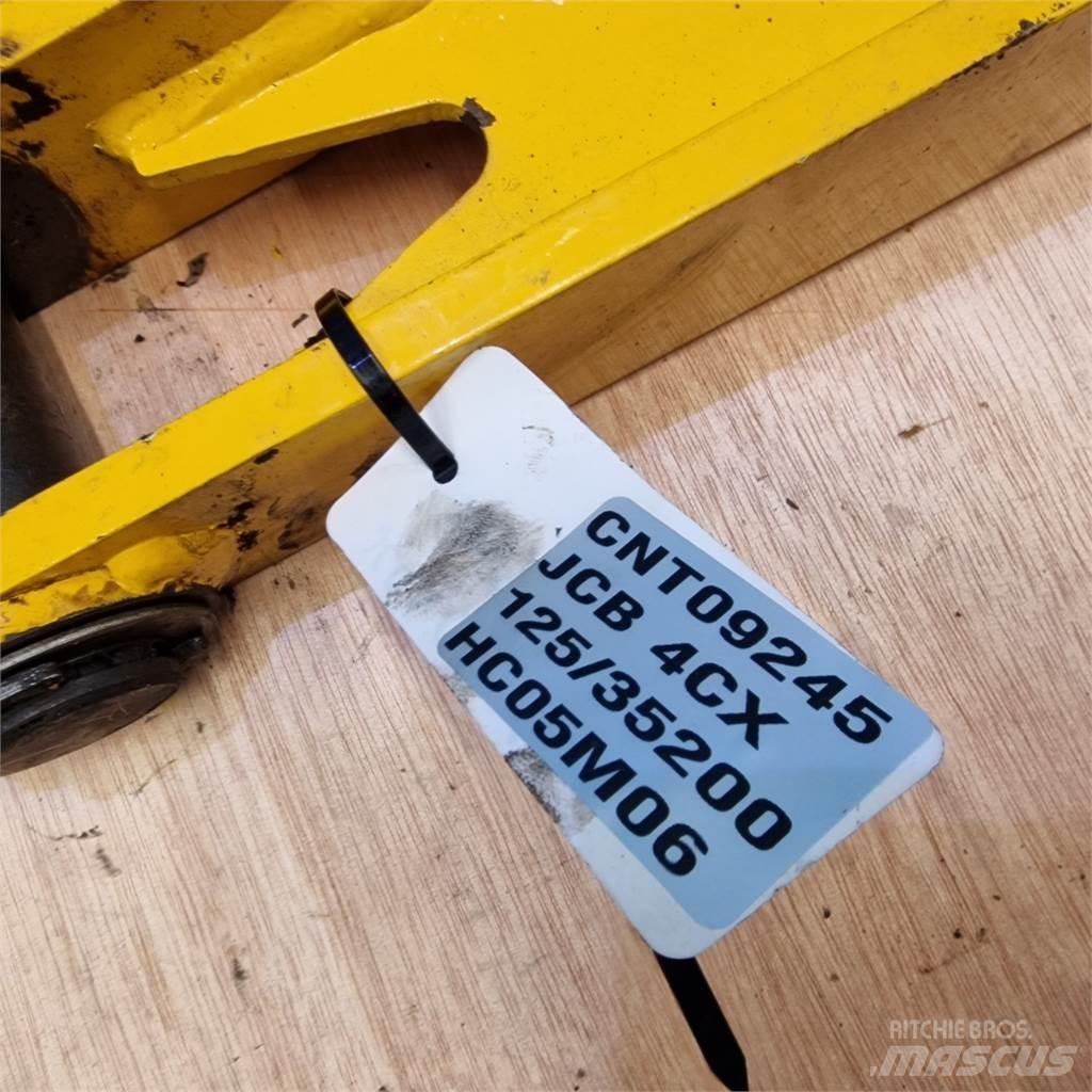 JCB 4CX Výložníky a lžíce