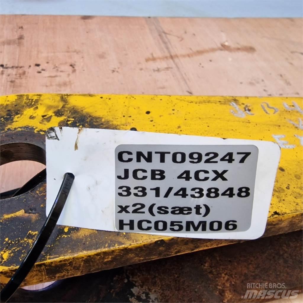 JCB 4CX Výložníky a lžíce