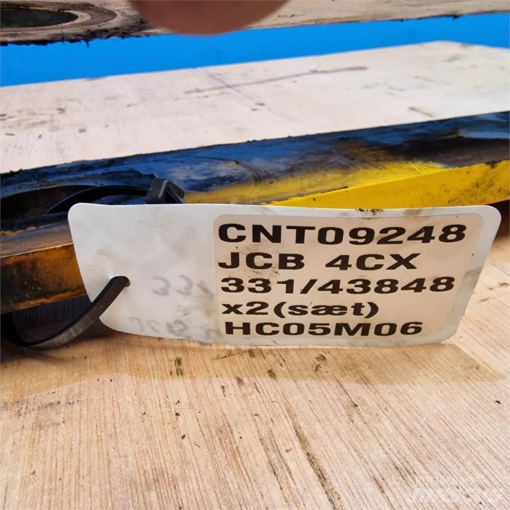 JCB 4CX Výložníky a lžíce