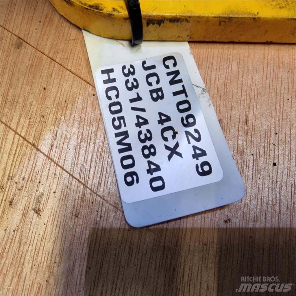 JCB 4CX Výložníky a lžíce