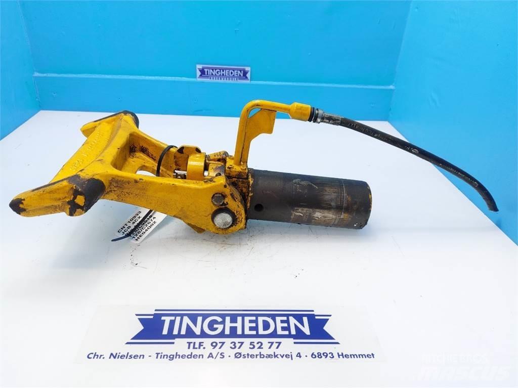 JCB 4CX Výložníky a lžíce
