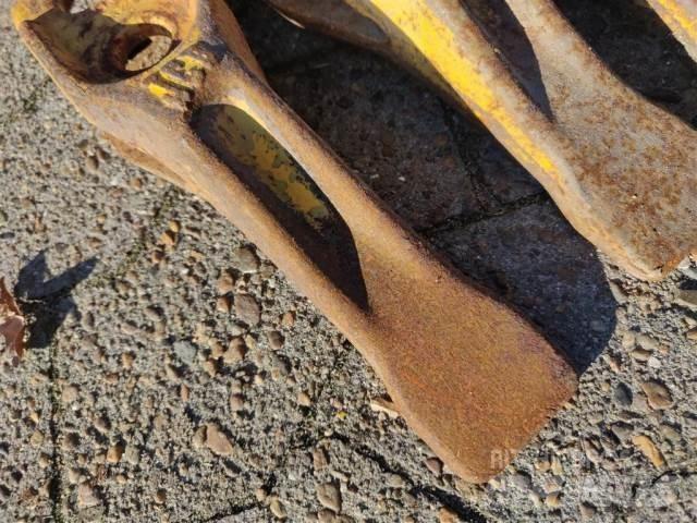 JCB Skovltænder Ostatní komponenty
