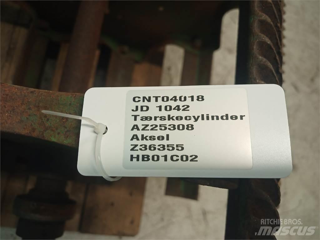 John Deere 1042 Příslušenství a náhradní díly ke kombajnům