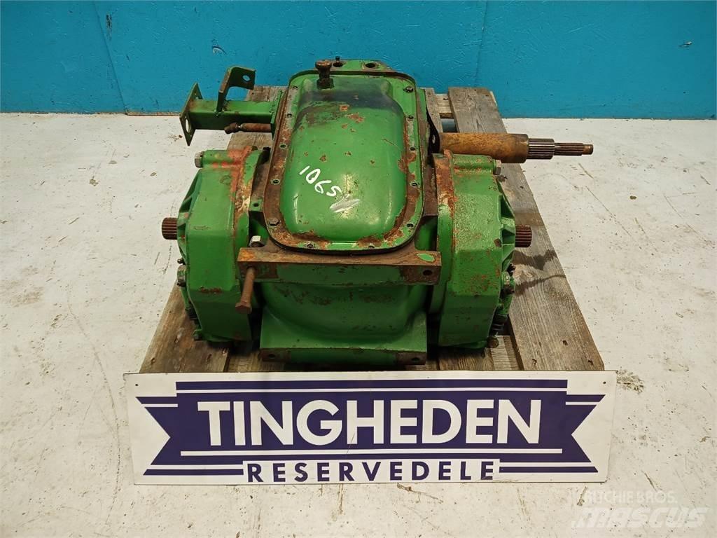 John Deere 1065 Převodovka