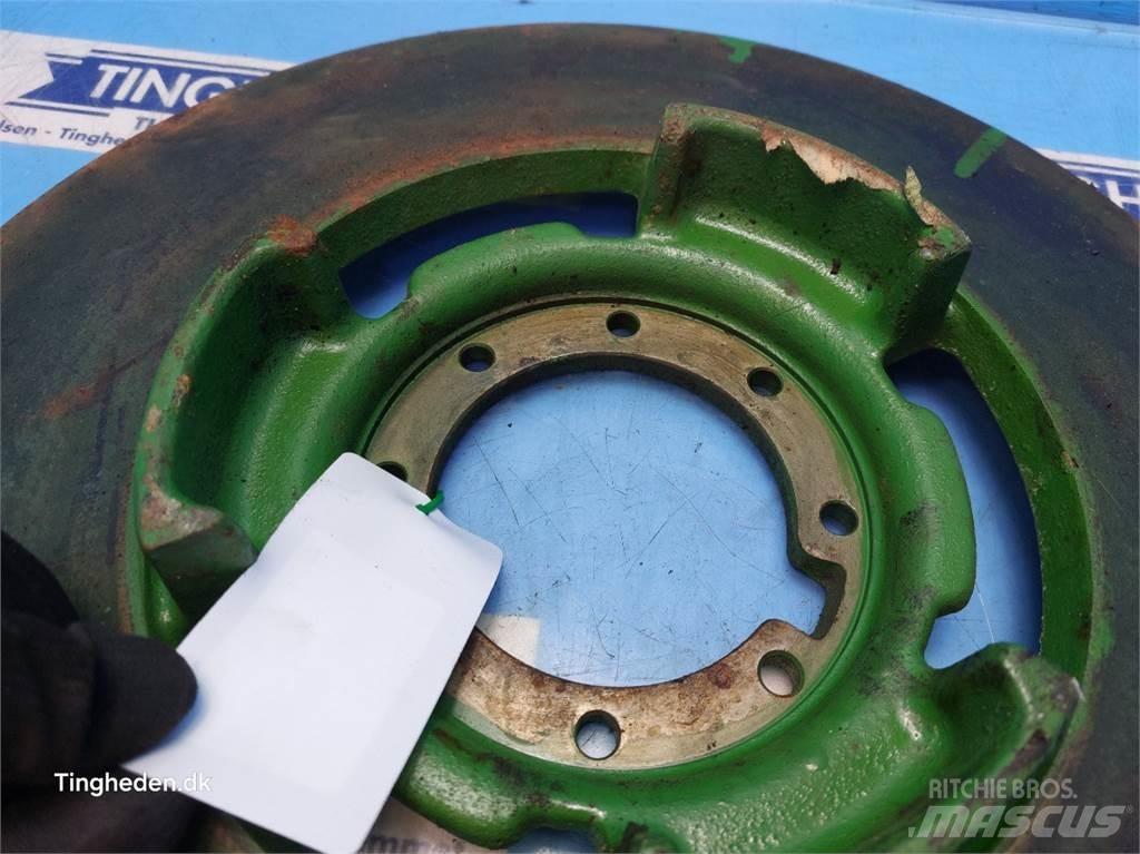 John Deere 1065 Další