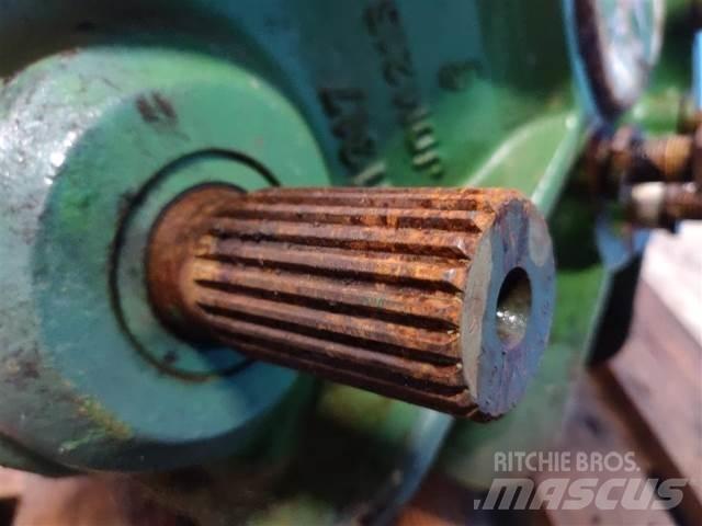 John Deere 1085 Příslušenství a náhradní díly ke kombajnům