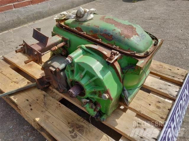 John Deere 1085 Převodovka