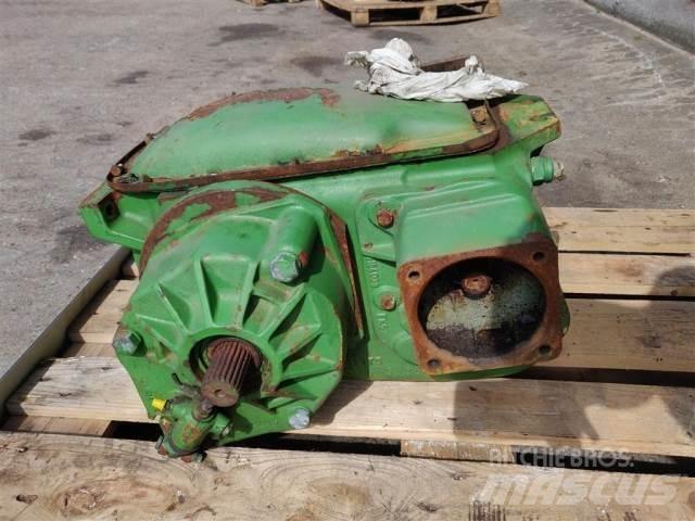 John Deere 1085 Převodovka