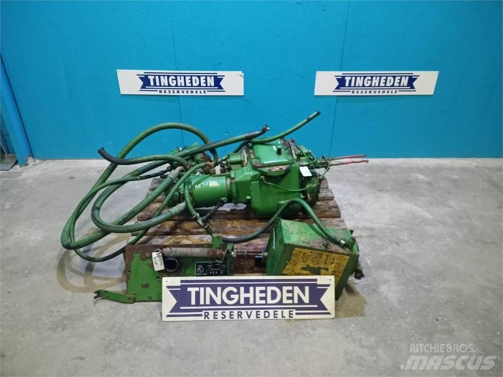 John Deere 1085 Převodovka