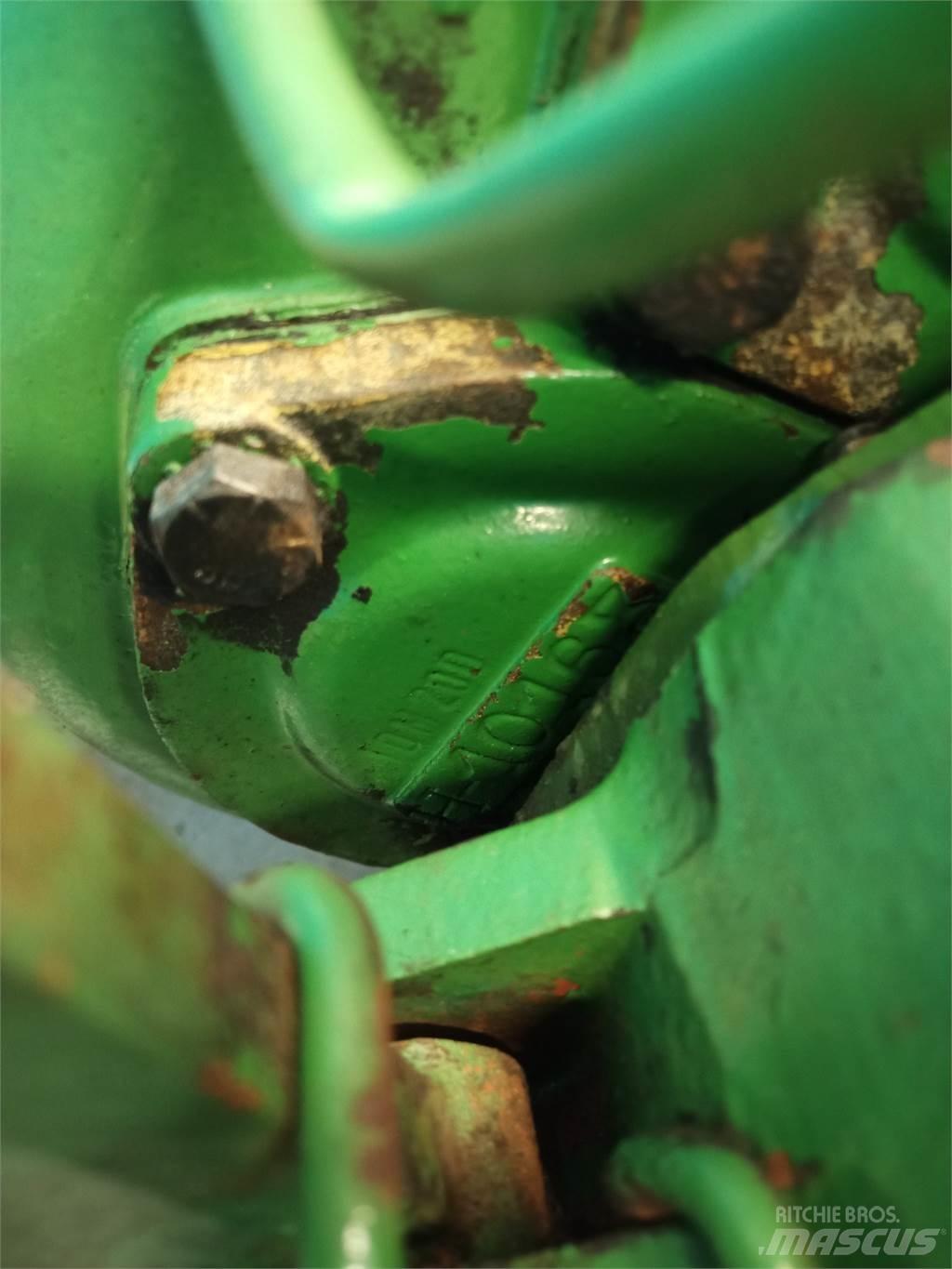 John Deere 1085 Převodovka