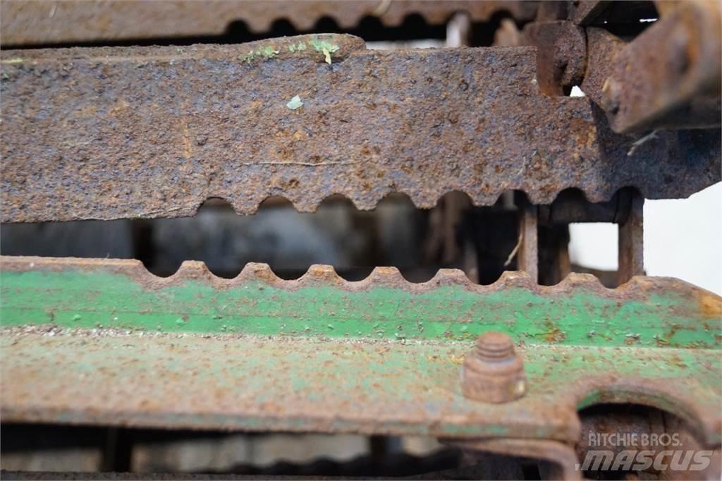 John Deere 1085 Příslušenství a náhradní díly ke kombajnům