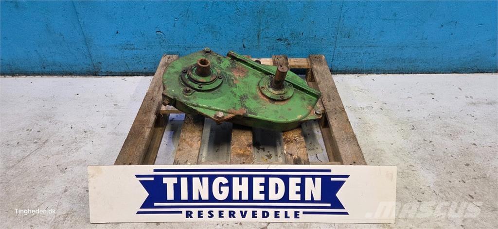 John Deere 1085 Převodovka