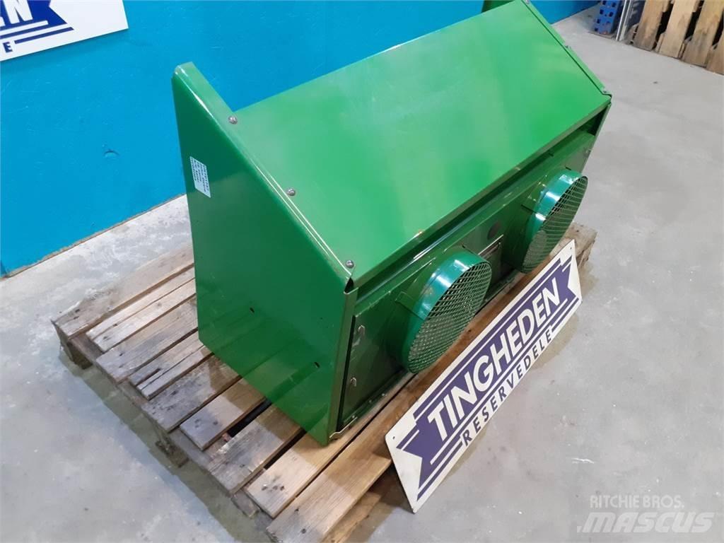 John Deere 1174 Kabiny a interiér