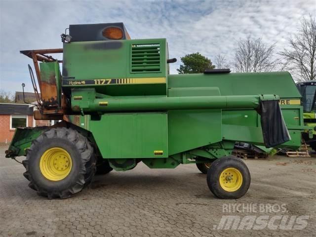 John Deere 1177 Sklízecí mlátičky