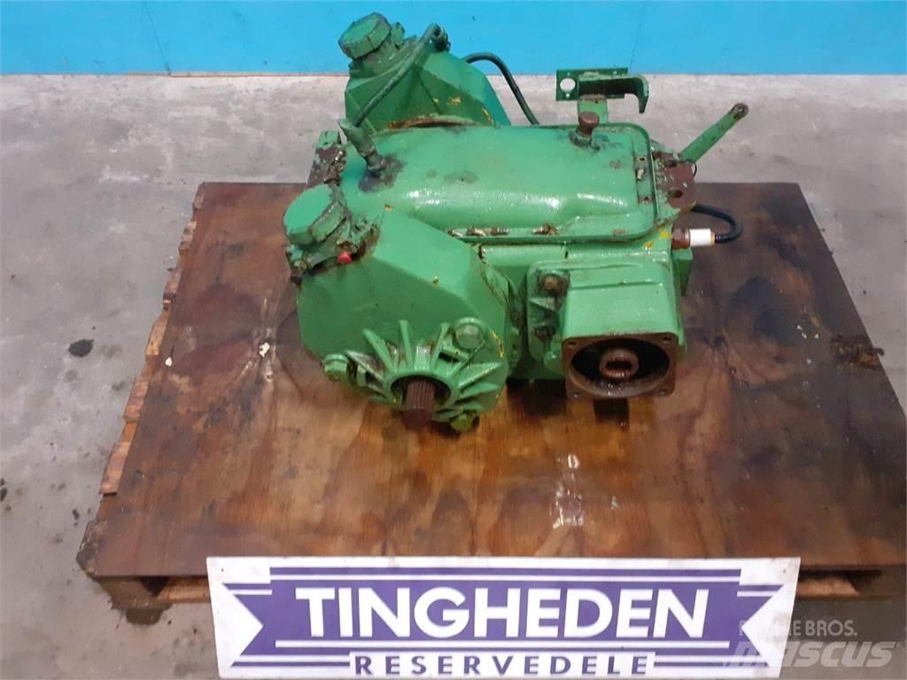 John Deere 1177 Převodovka