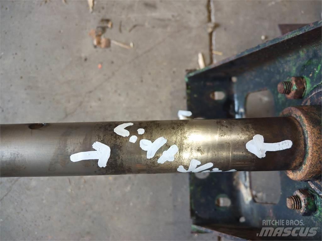 John Deere 1177 Sypače písku a soli