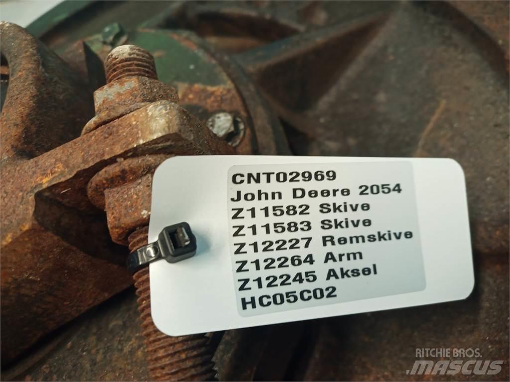 John Deere 2054 Další