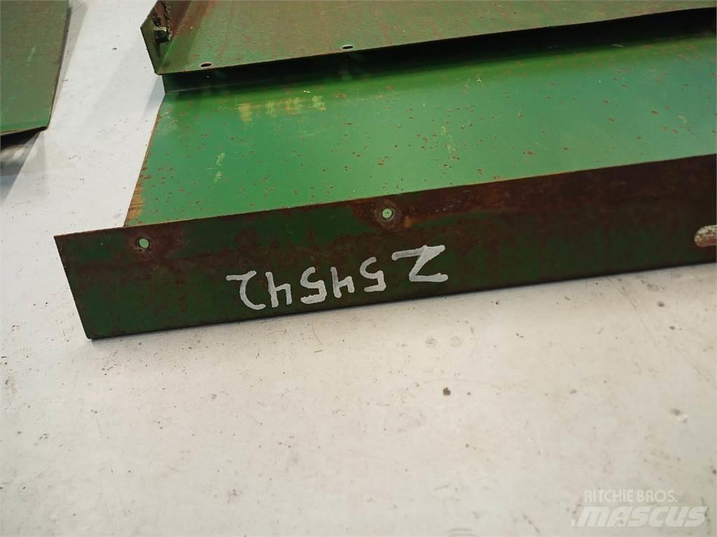 John Deere 2054 Sypače písku a soli
