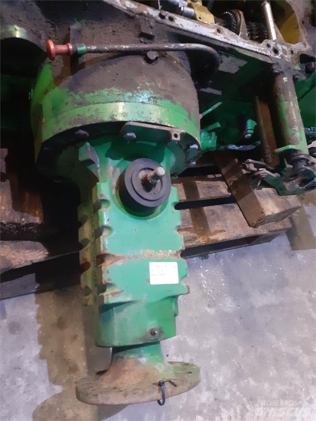 John Deere 3040 Převodovka