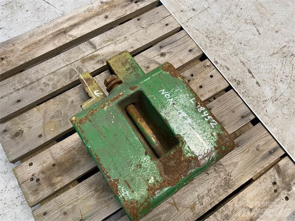 John Deere 3040 Přední závaží