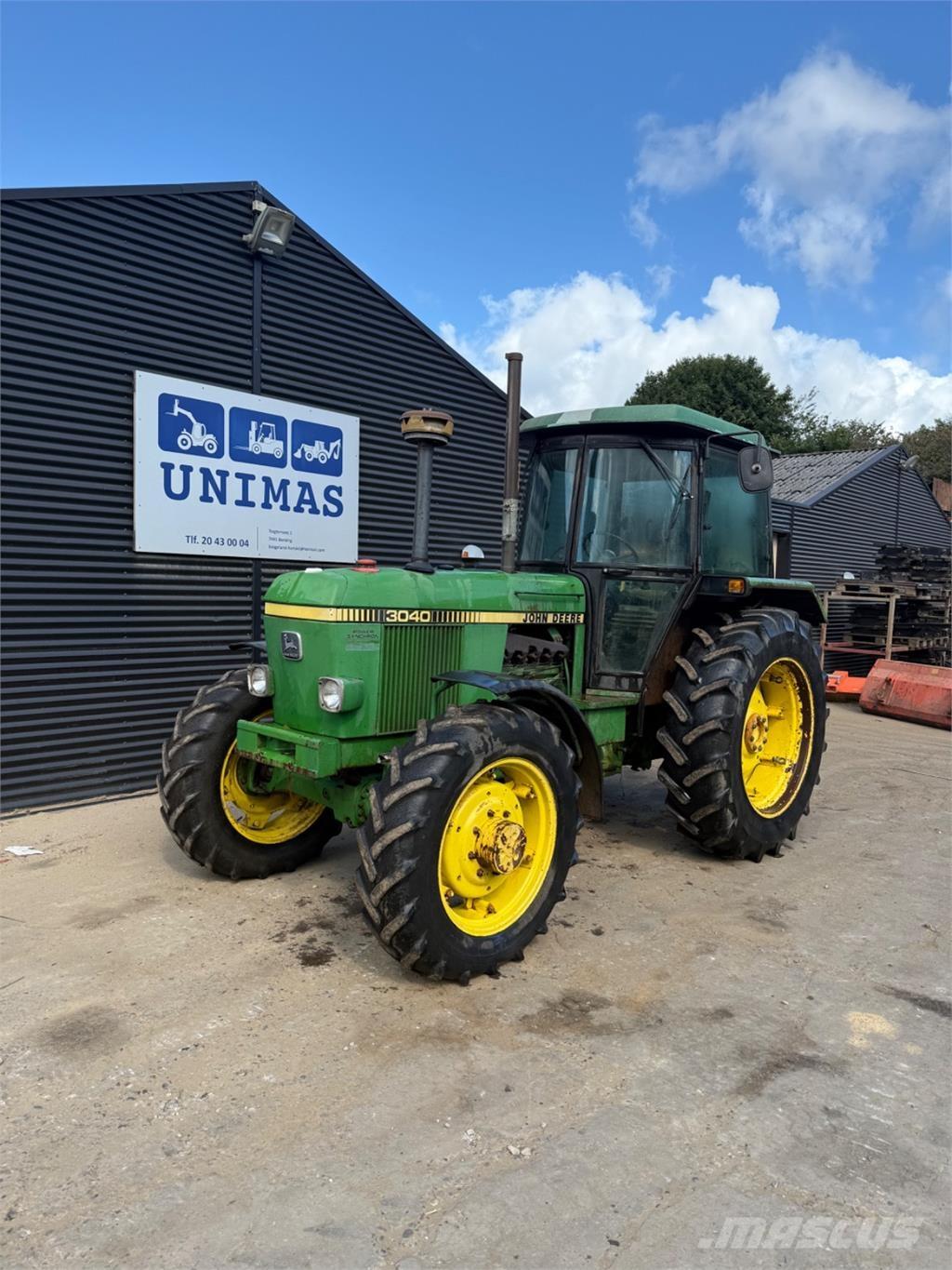 John Deere 3040 Traktory
