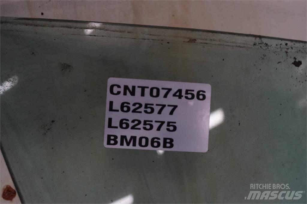 John Deere 3050 Kabiny a interiér