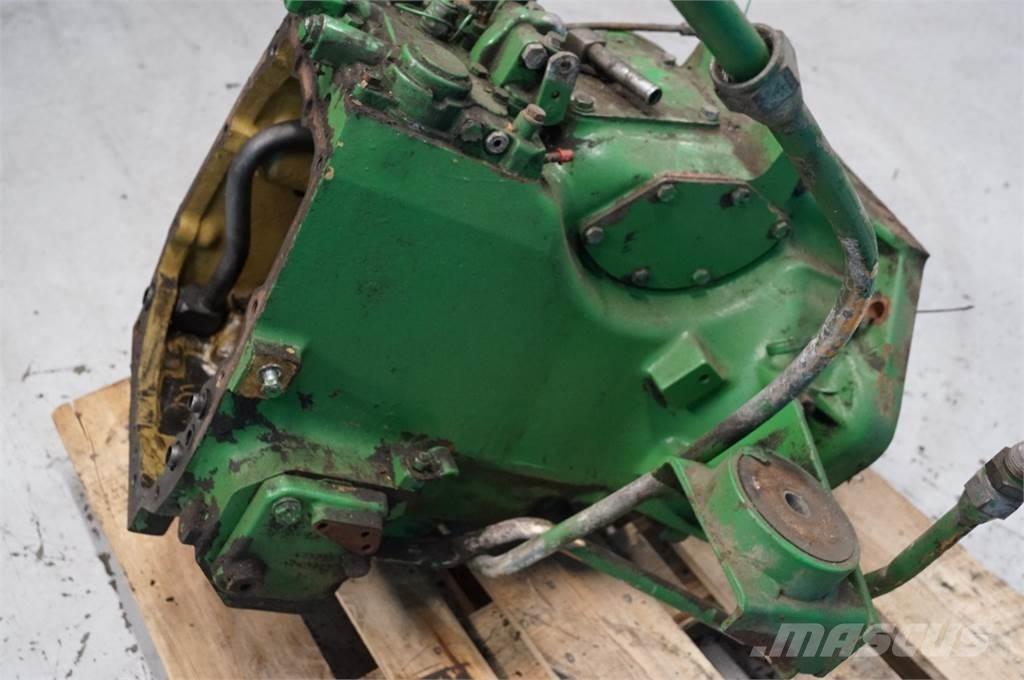 John Deere 3140 Převodovka