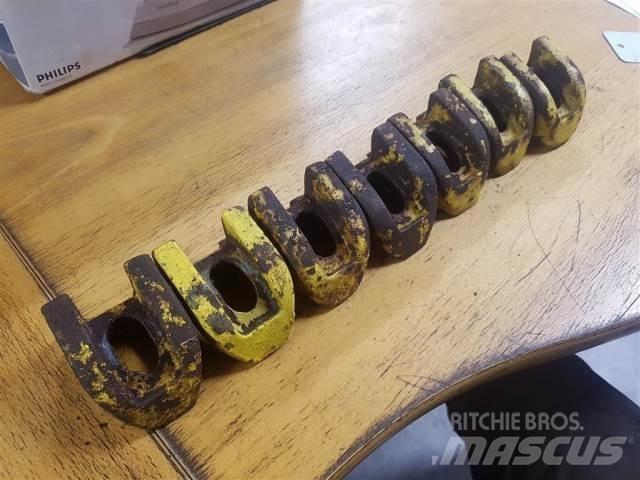 John Deere 4040 Pneumatiky, kola a ráfky