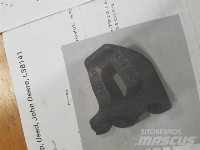 John Deere 4040 Pneumatiky, kola a ráfky