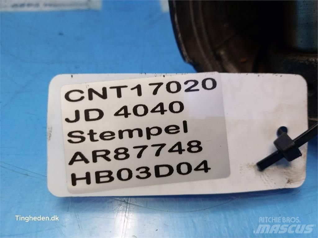 John Deere 4040 Motory