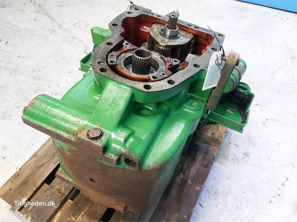 John Deere 4040S Převodovka