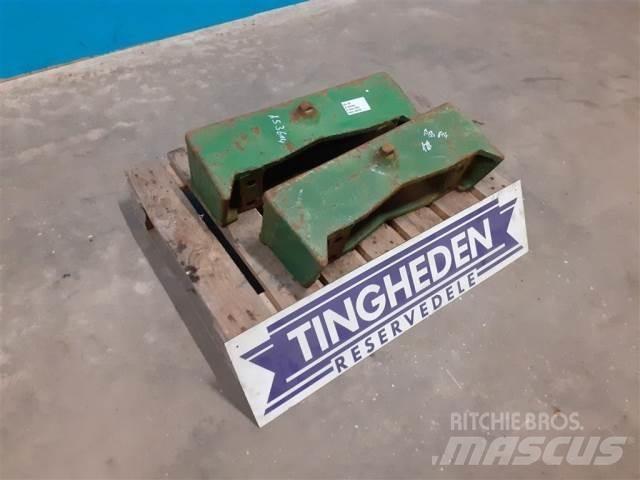 John Deere 4240 Přední závaží