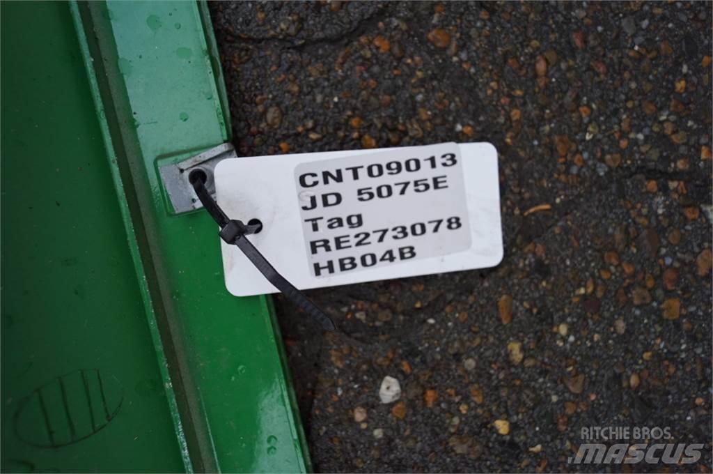John Deere 5075E Kabiny a interiér