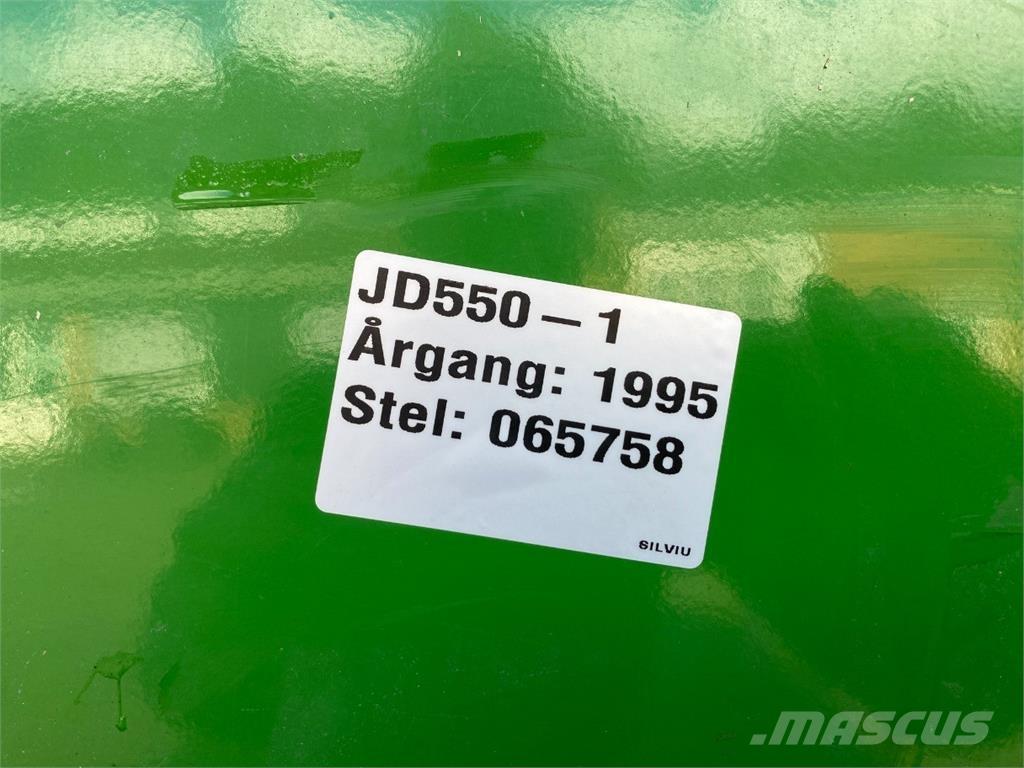John Deere 550 Lis na válcové balíky