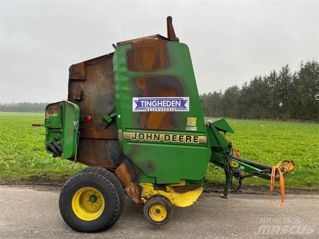 John Deere 580 Lis na válcové balíky